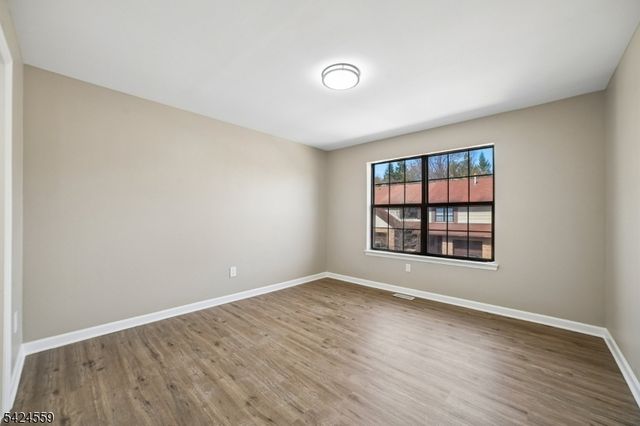 3 Amy Ct, Lebanon Boro, NJ 08833