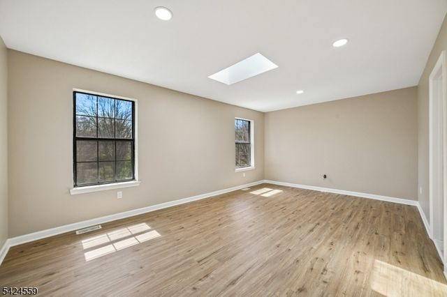 3 Amy Ct, Lebanon Boro, NJ 08833