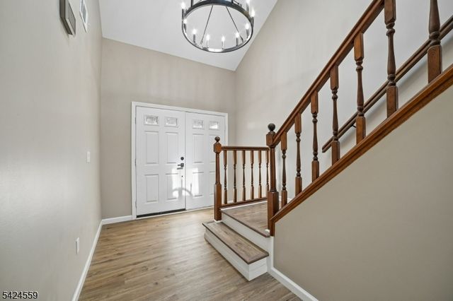 3 Amy Ct, Lebanon Boro, NJ 08833