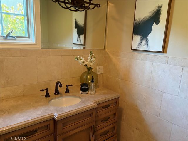 5704 Columbus, Sherman Oaks, CA 91411