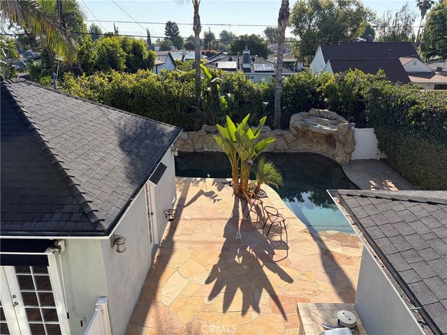 5704 Columbus, Sherman Oaks, CA 91411