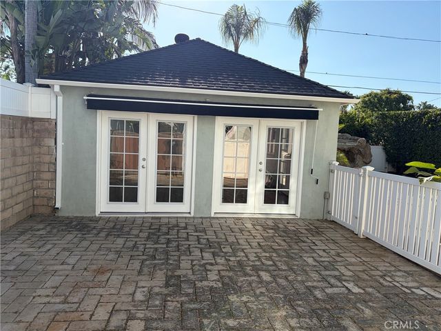 5704 Columbus, Sherman Oaks, CA 91411