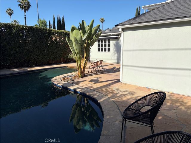 5704 Columbus, Sherman Oaks, CA 91411