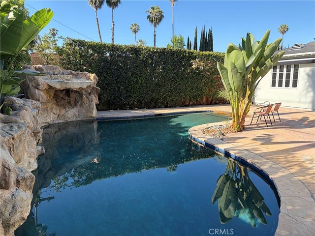 5704 Columbus, Sherman Oaks, CA 91411
