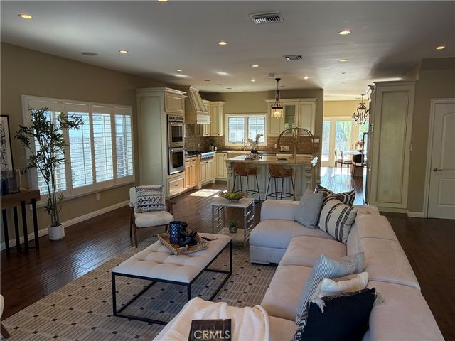 5704 Columbus, Sherman Oaks, CA 91411