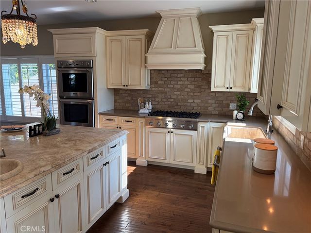 5704 Columbus, Sherman Oaks, CA 91411