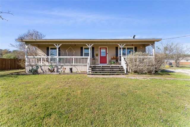 1320 Laredo Drive, Granbury, TX 76048