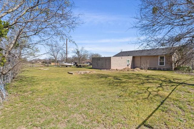 1320 Laredo Drive, Granbury, TX 76048