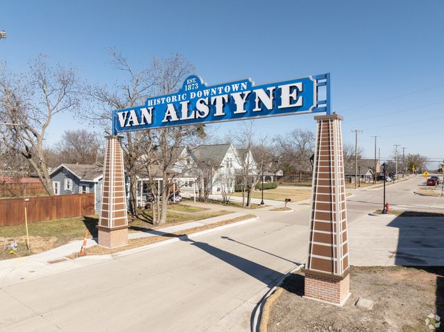 325 Sherbrook Street, Van Alstyne, TX 75495