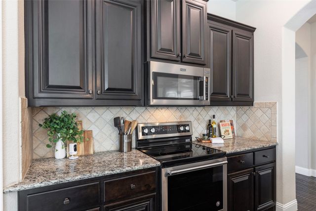 325 Sherbrook Street, Van Alstyne, TX 75495