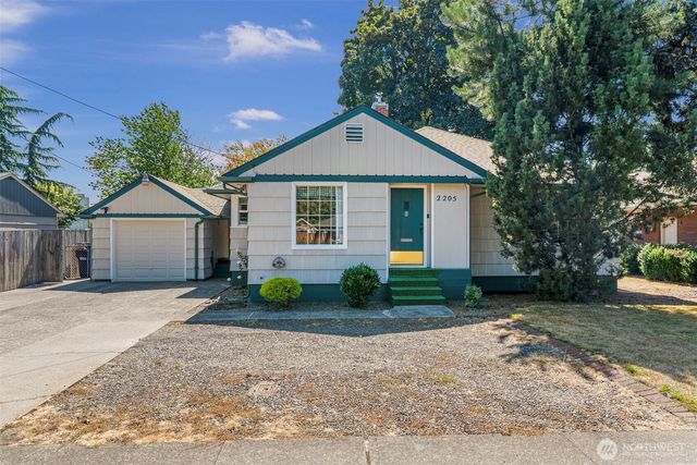 2205 Ocean Beach Highway, Longview, WA 98632