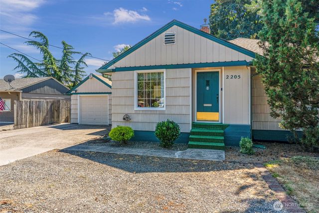 2205 Ocean Beach Highway, Longview, WA 98632