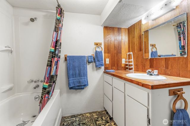 2205 Ocean Beach Highway, Longview, WA 98632
