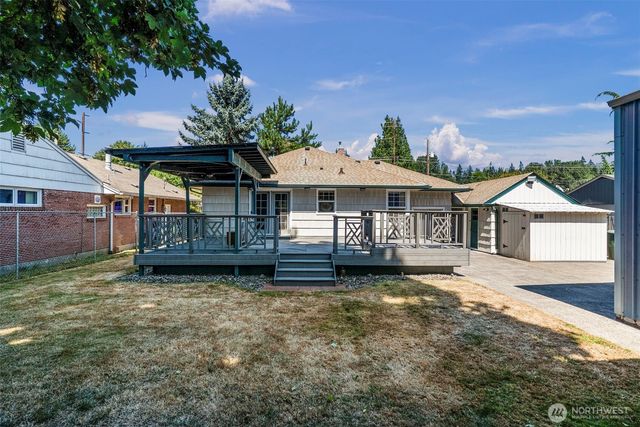2205 Ocean Beach Highway, Longview, WA 98632