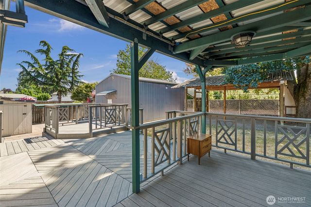 2205 Ocean Beach Highway, Longview, WA 98632