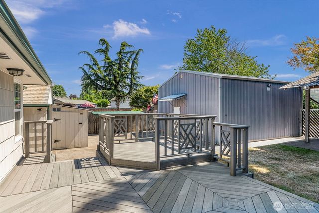 2205 Ocean Beach Highway, Longview, WA 98632