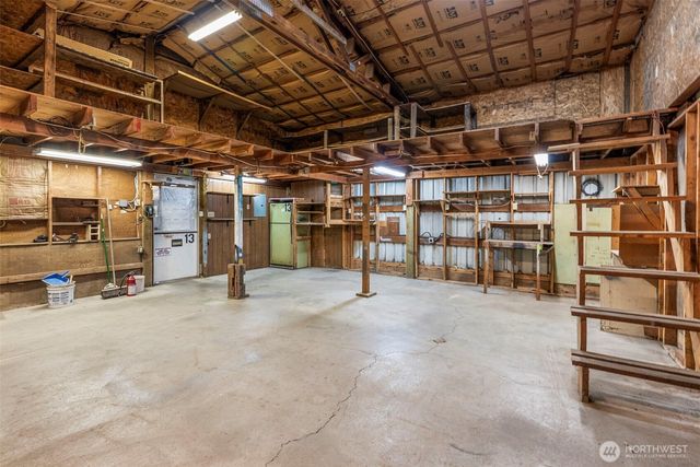 2205 Ocean Beach Highway, Longview, WA 98632