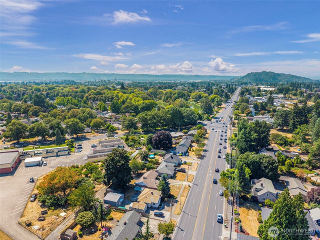 2205 Ocean Beach Highway, Longview, WA 98632