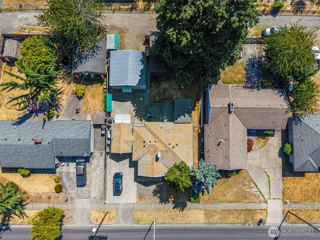 2205 Ocean Beach Highway, Longview, WA 98632