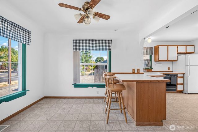 2205 Ocean Beach Highway, Longview, WA 98632