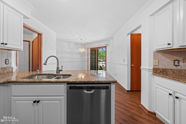52112 Southview Ridge, Macomb, MI 48042