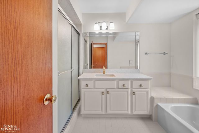 52112 Southview Ridge, Macomb, MI 48042