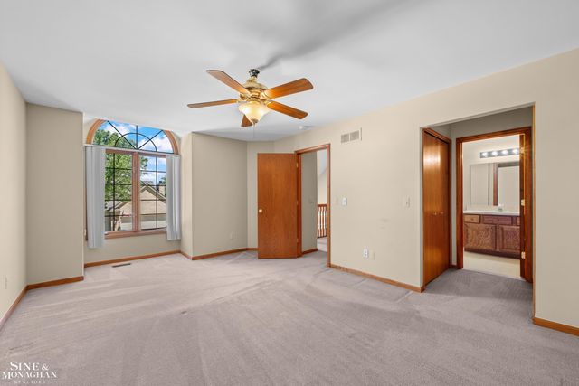 52112 Southview Ridge, Macomb, MI 48042