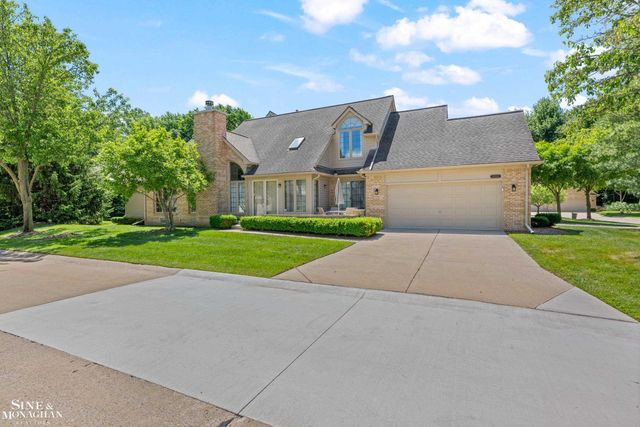 52112 Southview Ridge, Macomb, MI 48042