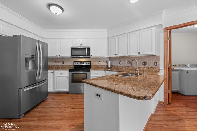 52112 Southview Ridge, Macomb, MI 48042