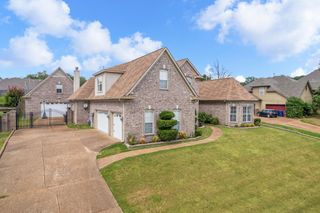 9404 LAUREL HILL DR, Lakeland, TN 38002