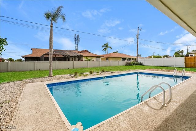 605 SE 35th ST, Cape Coral, FL 33904