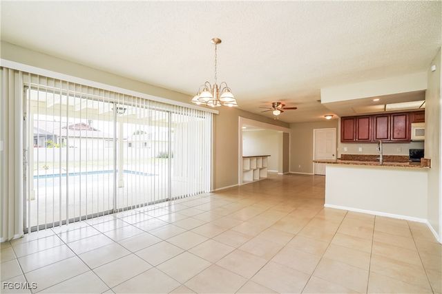 605 SE 35th ST, Cape Coral, FL 33904