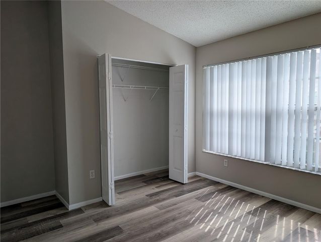 414 KENSINGTON LAKE CIRCLE, Brandon, FL 33511