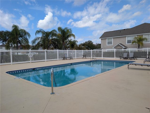 414 KENSINGTON LAKE CIRCLE, Brandon, FL 33511