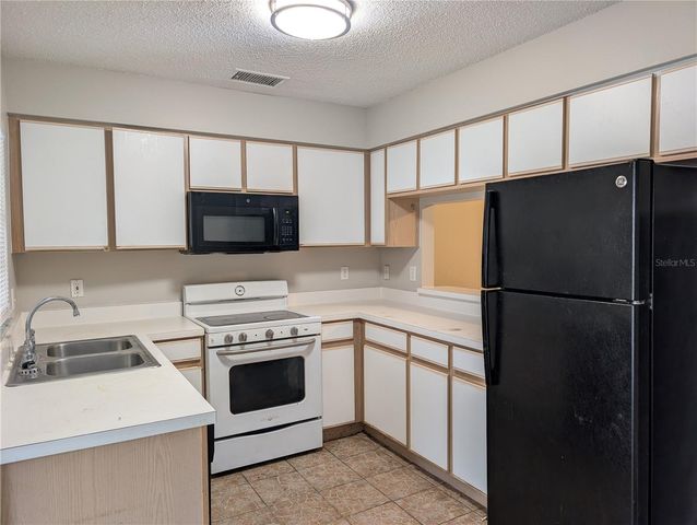 414 KENSINGTON LAKE CIRCLE, Brandon, FL 33511