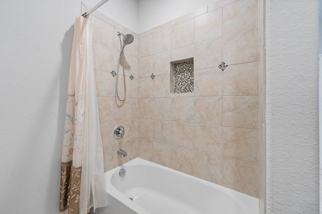 1211 Larkspur Lane, Cleburne, TX 76033
