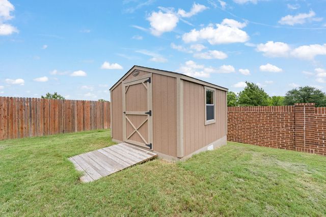 1211 Larkspur Lane, Cleburne, TX 76033