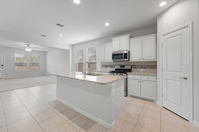 1211 Larkspur Lane, Cleburne, TX 76033