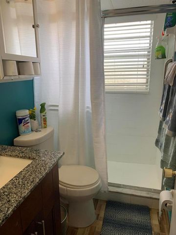 7887 Golf Cir Drive 212, Margate, FL 33063