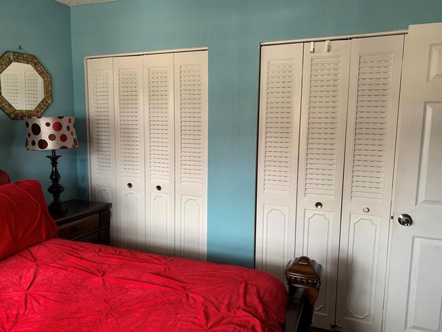 7887 Golf Cir Drive 212, Margate, FL 33063