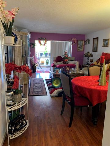 7887 Golf Cir Drive 212, Margate, FL 33063