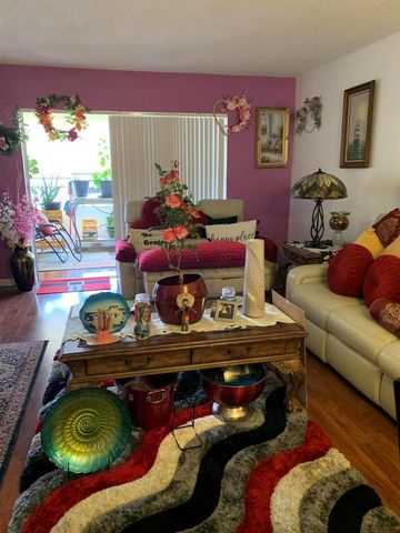 7887 Golf Cir Drive 212, Margate, FL 33063