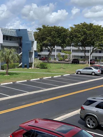 7887 Golf Cir Drive 212, Margate, FL 33063