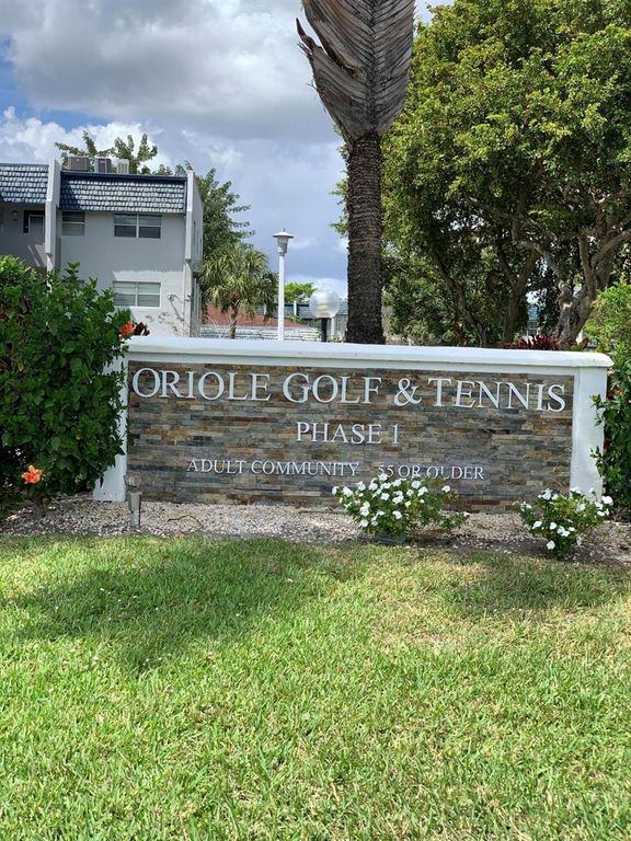 7887 Golf Cir Drive 212, Margate, FL 33063