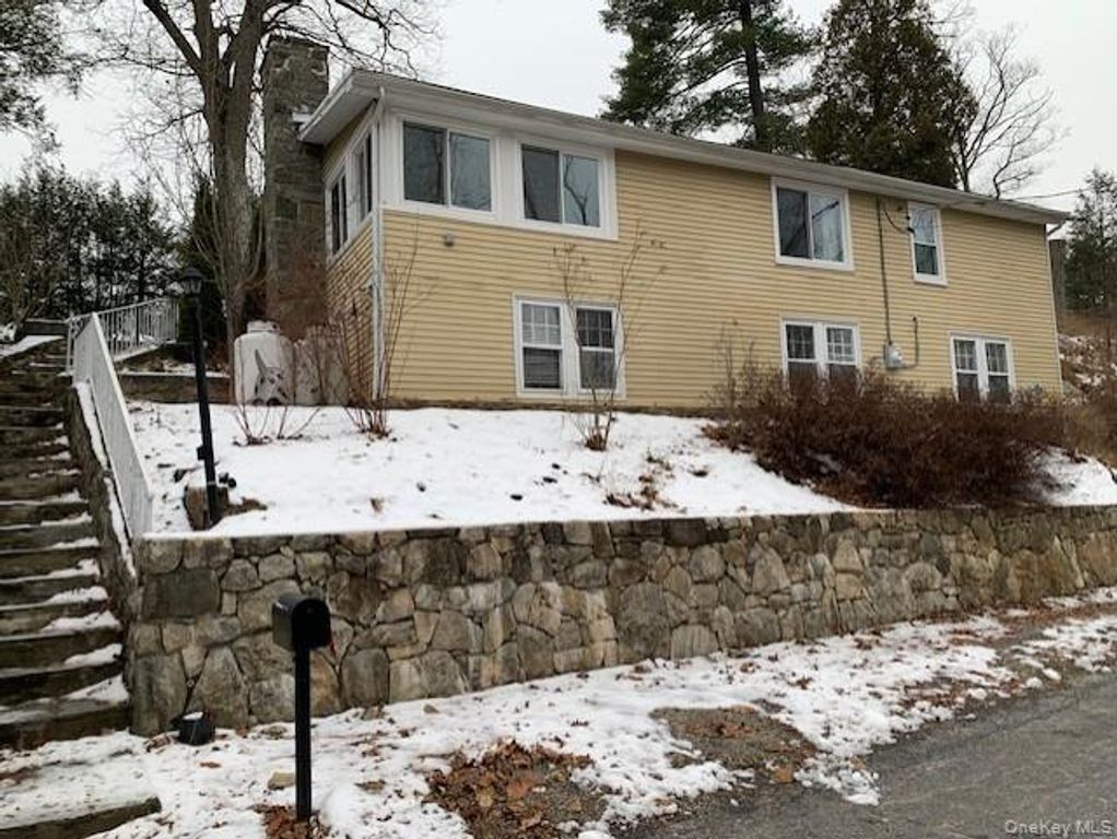 25 Evergreen Road, Putnam Valley, NY 10579