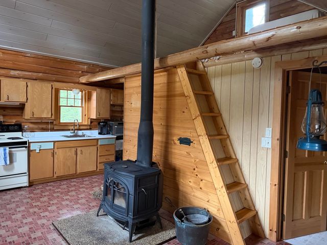 534 Curtis Road, Morgan, VT 95853