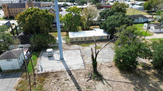 608 Travis Street, Liberty, TX 77575