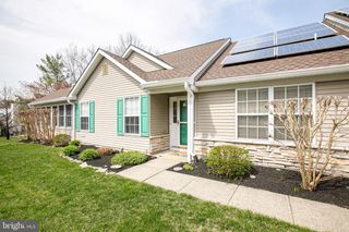 26 SKYLINE DR, Lakewood, NJ 08701