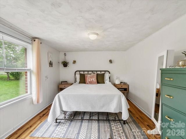 140 Locust Grove Road, Weaverville, NC 28787