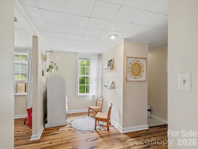 140 Locust Grove Road, Weaverville, NC 28787